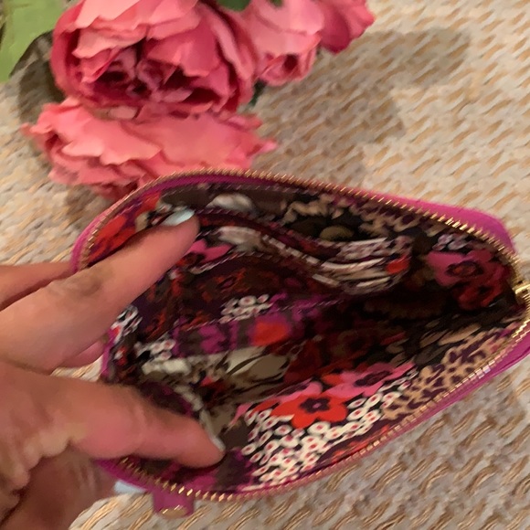 Vera Bradley Wristlet 💋💄 - Picture 5 of 13
